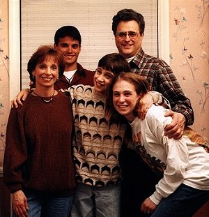 Left to Right: Wife Linda, son Ben, son David, daughter Elisa, and Mr. Alumnus himself, Steve